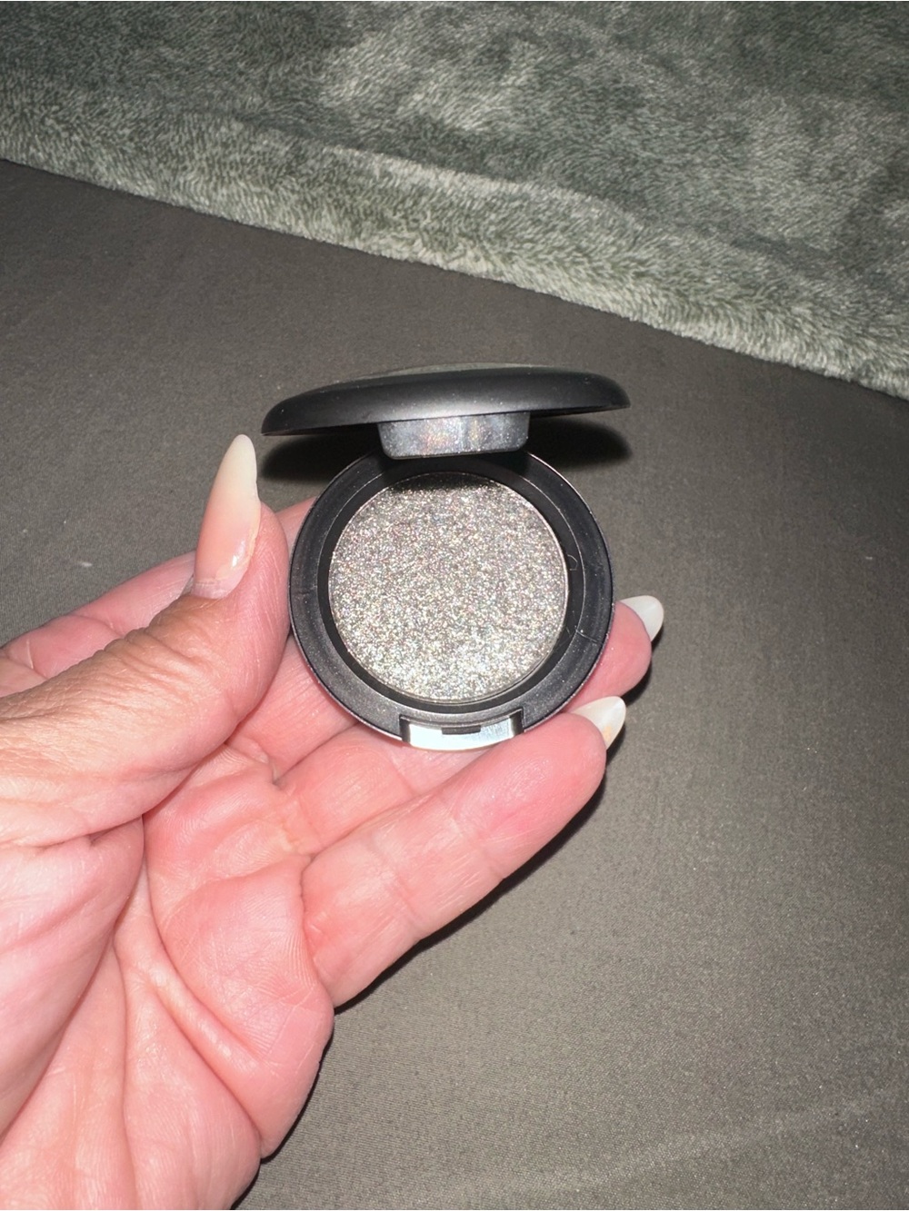 MAC Pressed pigment/ color Jet Couture